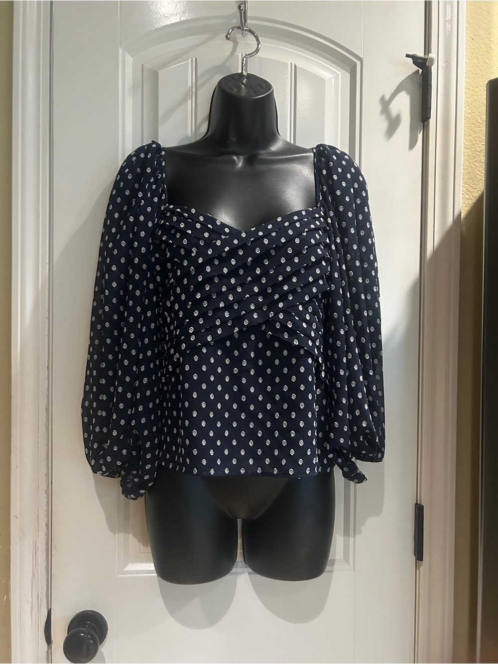 Express Clip Dot Balloon Sleeve PeplumTop